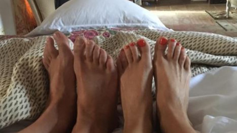 Πρώην πρωθυπουργικό ζευγάρι ανέβασε φωτογραφία με τις… πατούσες του στο Ιnstagram