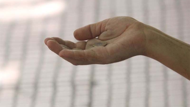 Εξανάγκαζε στην επαιτεία τα ανήλικα παιδιά του και βιαιοπραγούσε σε βάρος τους