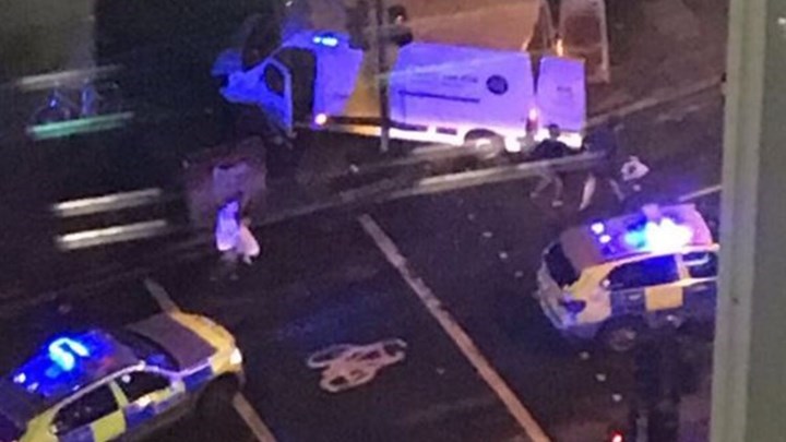 Πυροβολισμοί στην Αγορά Μπόροου – Τουλάχιστον 20 τραυματίες στη Γέφυρα του Λονδίνου – ΤΩΡΑ