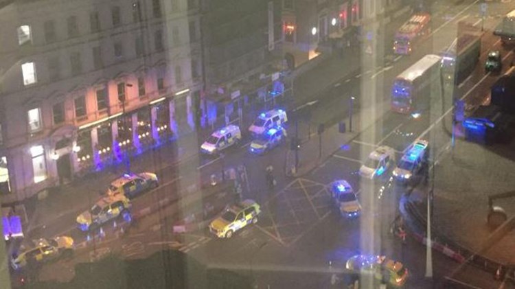 BBC: Τουλάχιστον ένας νεκρός στη Γέφυρα του Λονδίνου – ΤΩΡΑ