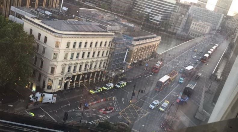 Οι πρώτες πρωινές εικόνες από το σημείο του τρομο-χτυπήματος στο Λονδίνο – ΦΩΤΟ