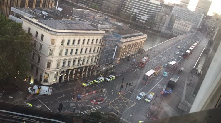 “Πώς να αντιδράσετε σε περίπτωση τρομοκρατικής επίθεσης” – ΦΩΤΟ