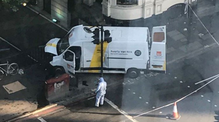 Νοικιασμένο το βαν που χρησιμοποίησαν οι τρομοκράτες – ΦΩΤΟ