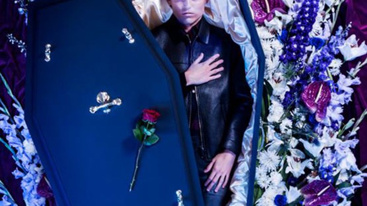 Οίκος μόδας κυκλοφόρησε κολεξιόν για… πτώματα – ΦΩΤΟ