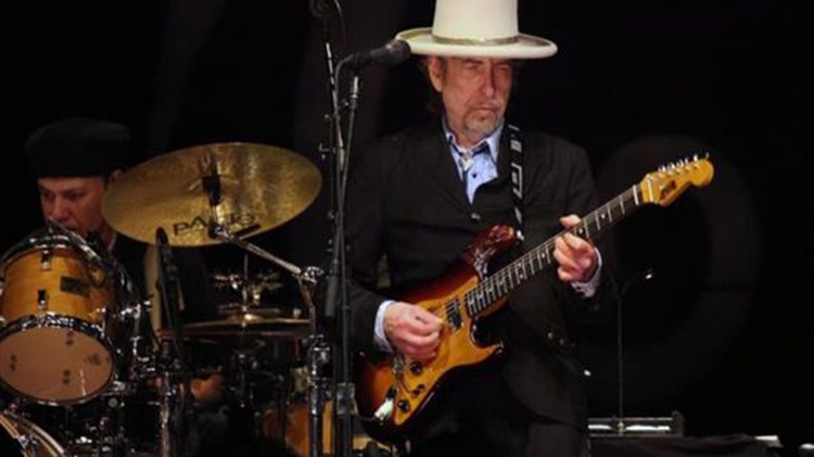 Ο Ντίλαν έστειλε την ομιλία αποδοχής του Νόμπελ – Θα λάβει και το χρηματικό έπαθλο