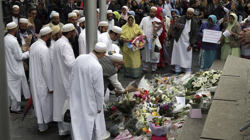 Οι ιμάμηδες στη Βρετανία αρνούνται να προσευχηθούν στις κηδείες των δραστών του μακελειού