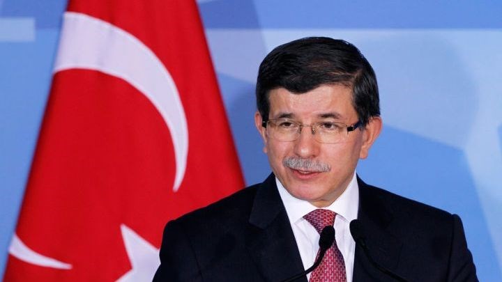 Αιχμές Νταβούτογλου κατά Ερντογάν