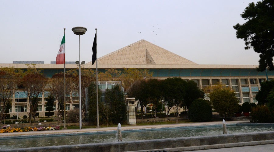Διπλή επίθεση στην Τεχεράνη – Ένας νεκρός από τα πυρά στην ιρανική Βουλή