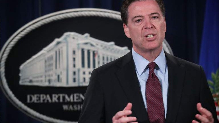 Καταθέτει στη Γερουσία ο πρώην διευθυντής του FBI Tζέιμς Κόμεϊ