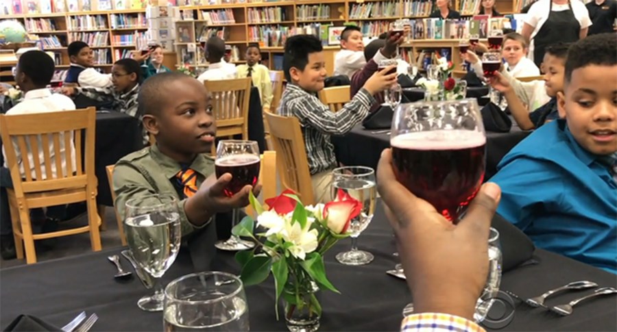 Μαθήματα για… τζέντλεμαν σε δημοτικό σχολείο των ΗΠΑ