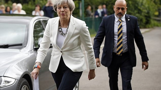 “Η Μέι θα καταφέρει να φθάσει τις 331 έδρες” εκτιμά ιαπωνική τράπεζα με έδρα το Λονδίνο