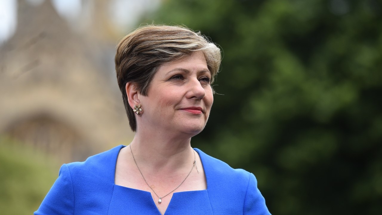 Εργατικοί: «Η Μέι θα έπρεπε να παραιτηθεί – Ζήτησε εκλογές για να πάρει λευκή επιταγή για το Brexit»