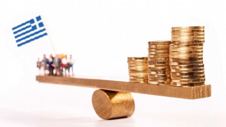 Επώδυνες διορθώσεις σε ψηφισμένα μέτρα με στόχο την εκταμίευση της δόσης