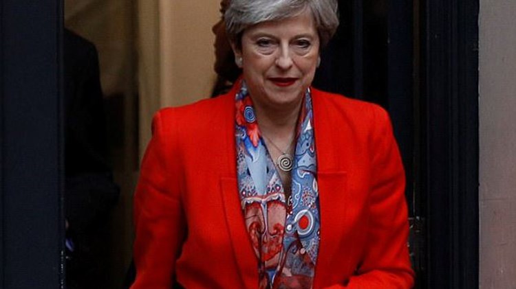Αλλάζουν τα δεδομένα στις διαπραγματεύσεις για το Brexit με τη Μέι αποδυναμωμένη