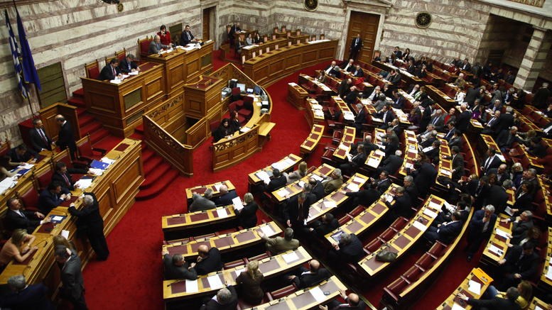 Θύελλα αντιδράσεων από την αντιπολίτευση στη συζήτηση για τα προαπαιτούμενα στη Βουλή