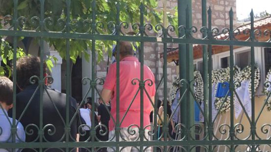 Θρήνος στην κηδεία του αδικοχαμένου 11χρονου – ΦΩΤΟ