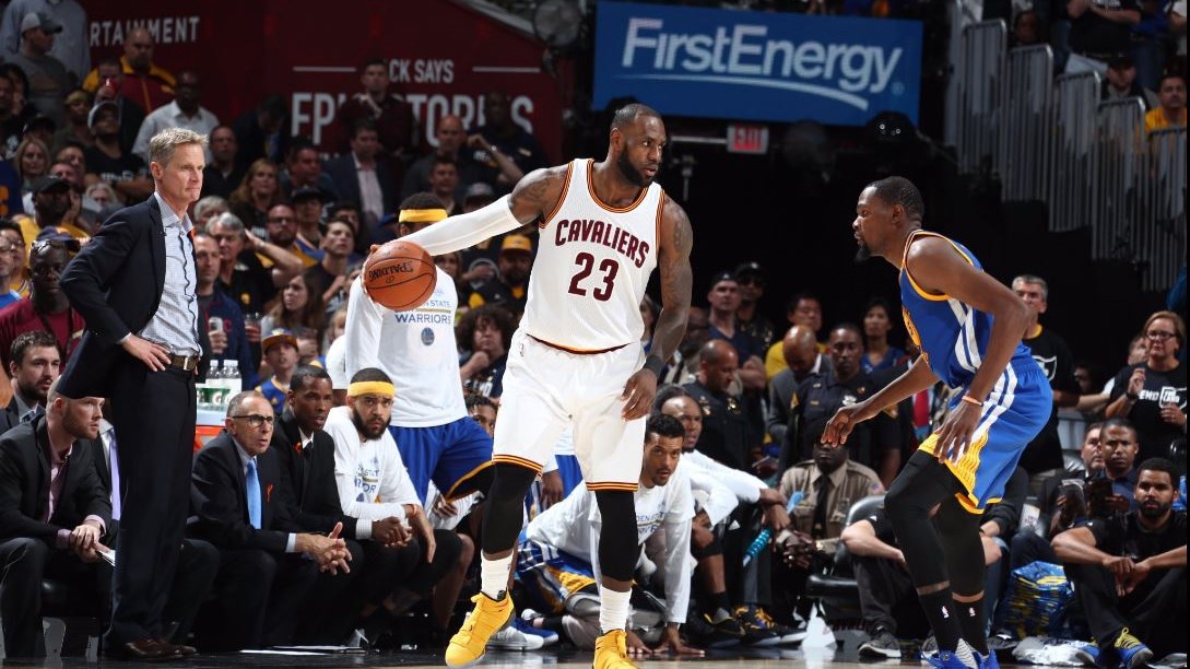 Ασύλληπτη φάση από Λεμπρόν – Έκανε άλει-ουπ στον εαυτό του! – ΒΙΝΤΕΟ