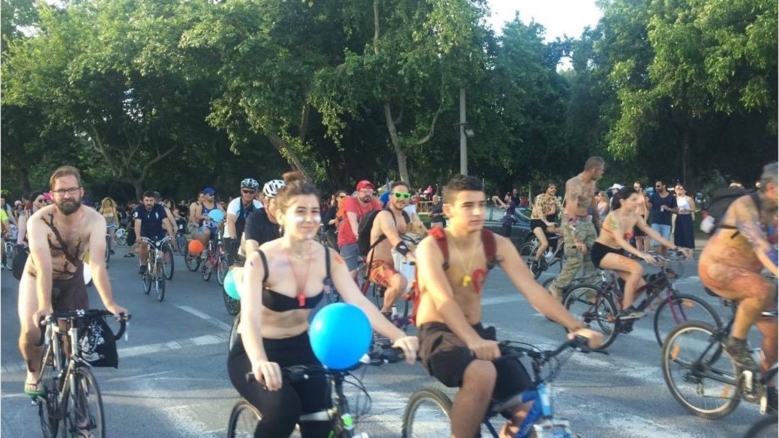 Γυμνή ποδηλατοδρομία στη Θεσσαλονίκη – ΦΩΤΟ – ΒΙΝΤΕΟ