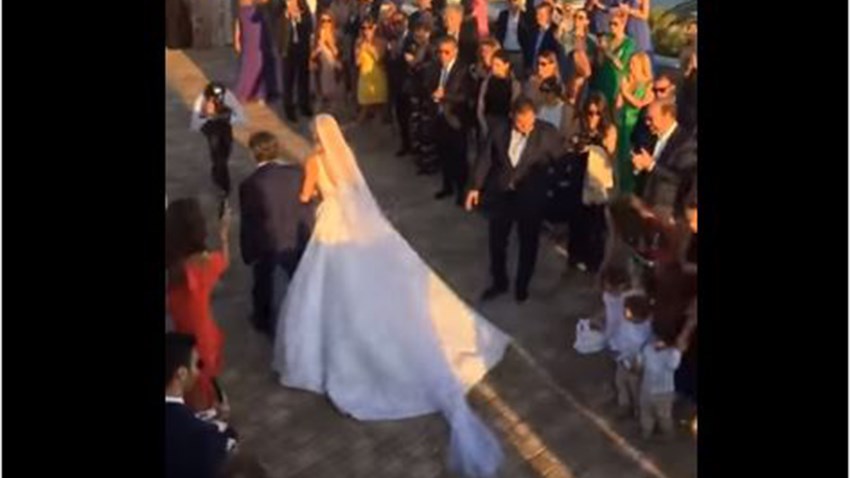Οι πρώτες εικόνες από τον γάμο της Δούκισσας Νομικού – ΦΩΤΟ – ΒΙΝΤΕΟ