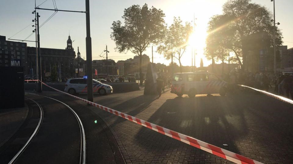 Άμστερνταμ: Αυτοκίνητο παρέσυρε πεζούς έξω από σταθμό του μετρό – 8 τραυματίες – ΒΙΝΤΕΟ