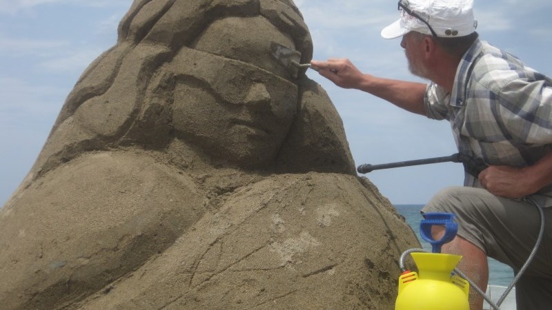 Εντυπωσιακά γλυπτά στην άμμο σε παραλία της Κρήτης – ΒΙΝΤΕΟ – ΦΩΤΟ
