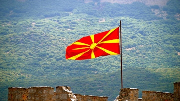 FT: Τα Σκόπια θέλουν να αλλάξουν όνομα για να μπουν στο ΝΑΤΟ