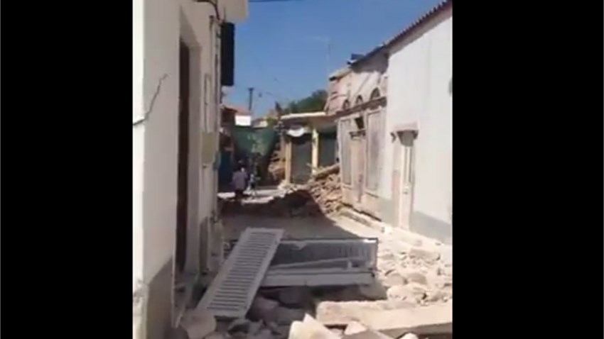 Νέο ΒΙΝΤΕΟ-ντοκουμέντο από τον σεισμό στη Μυτιλήνη – Κατέρρευσαν σπίτια στο χωριό Βρίσα