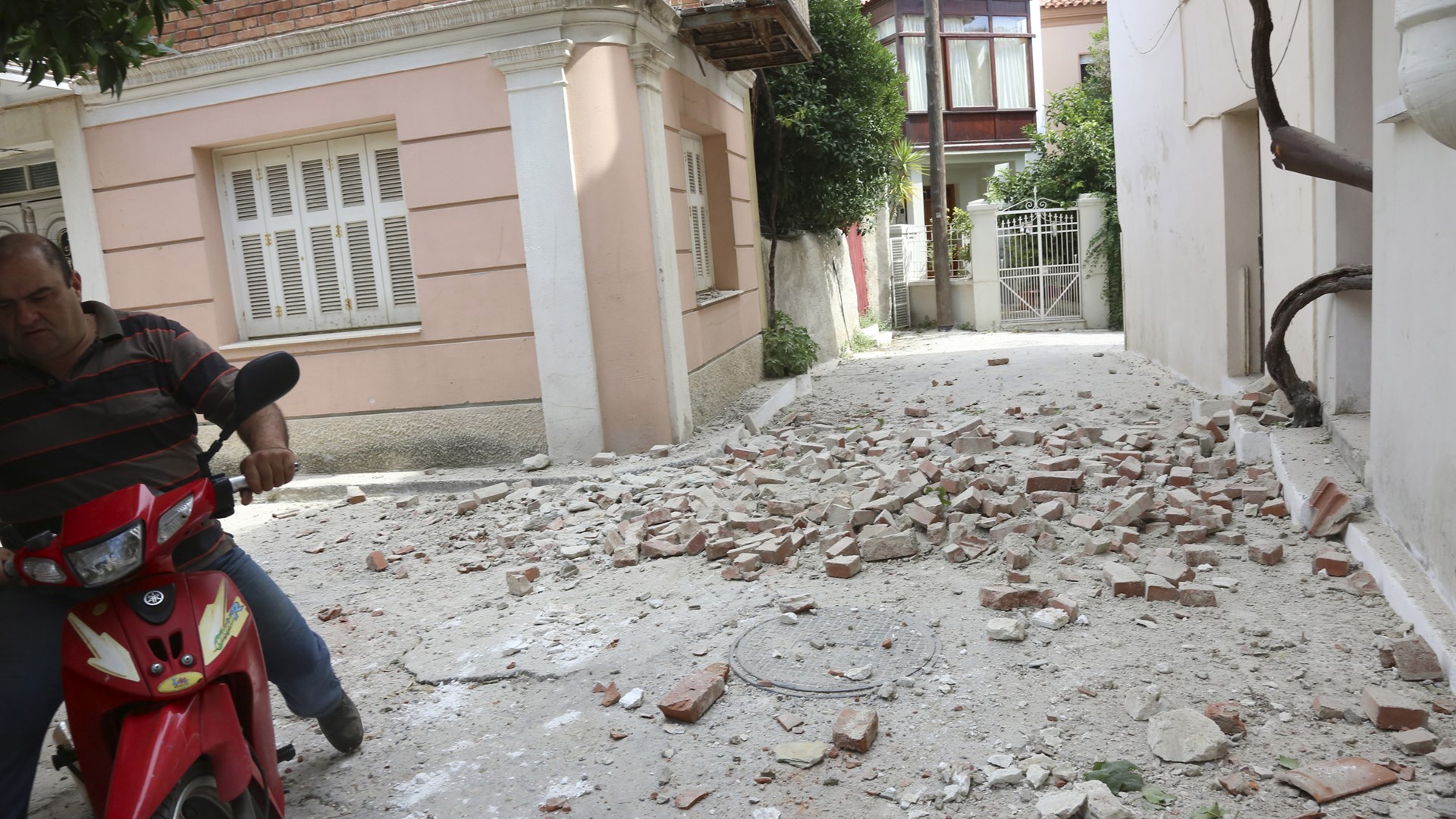 Τι αναφέρει ο αντιδήμαρχος Περιβάλλοντος Λέσβου για τη σεισμόπληκτη Βρίσα