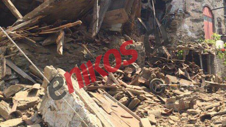 Εικόνα-σοκ από κατάρρευση σπιτιού στο Πλωμάρι – ΦΩΤΟ – ΤΩΡΑ