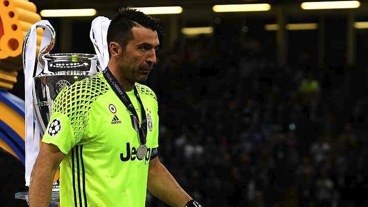 Μπουφόν: Σταματάω μετά το Μουντιάλ, εκτός αν…