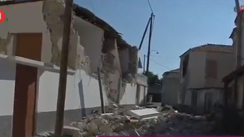 Εικόνες καταστροφής στη Βρίσα μετά τον ισχυρό σεισμό – ΒΙΝΤΕΟ