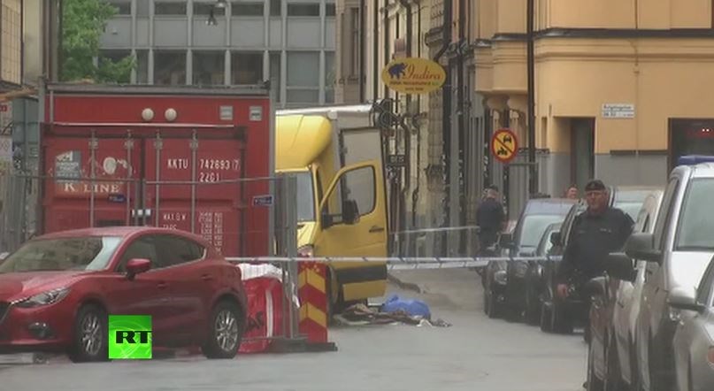 Οι πρώτες εικόνες από τη Στοκχόλμη – Ανθρωποκυνηγητό για τη σύλληψη του δράστη – ΦΩΤΟ