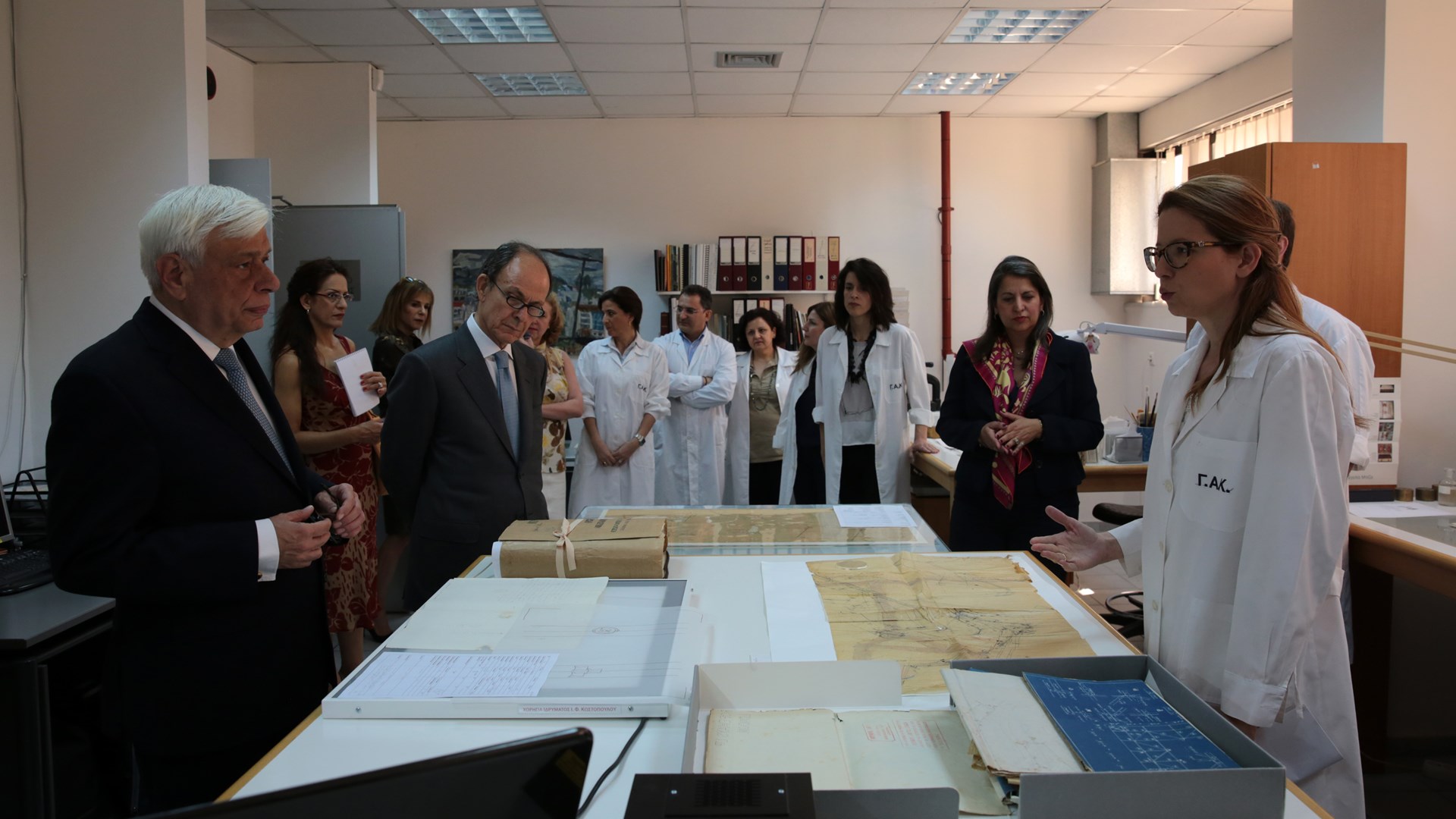 Επίσκεψη του Προκόπη Παυλόπουλου στα Γενικά Αρχεία του Κράτους – ΦΩΤΟ