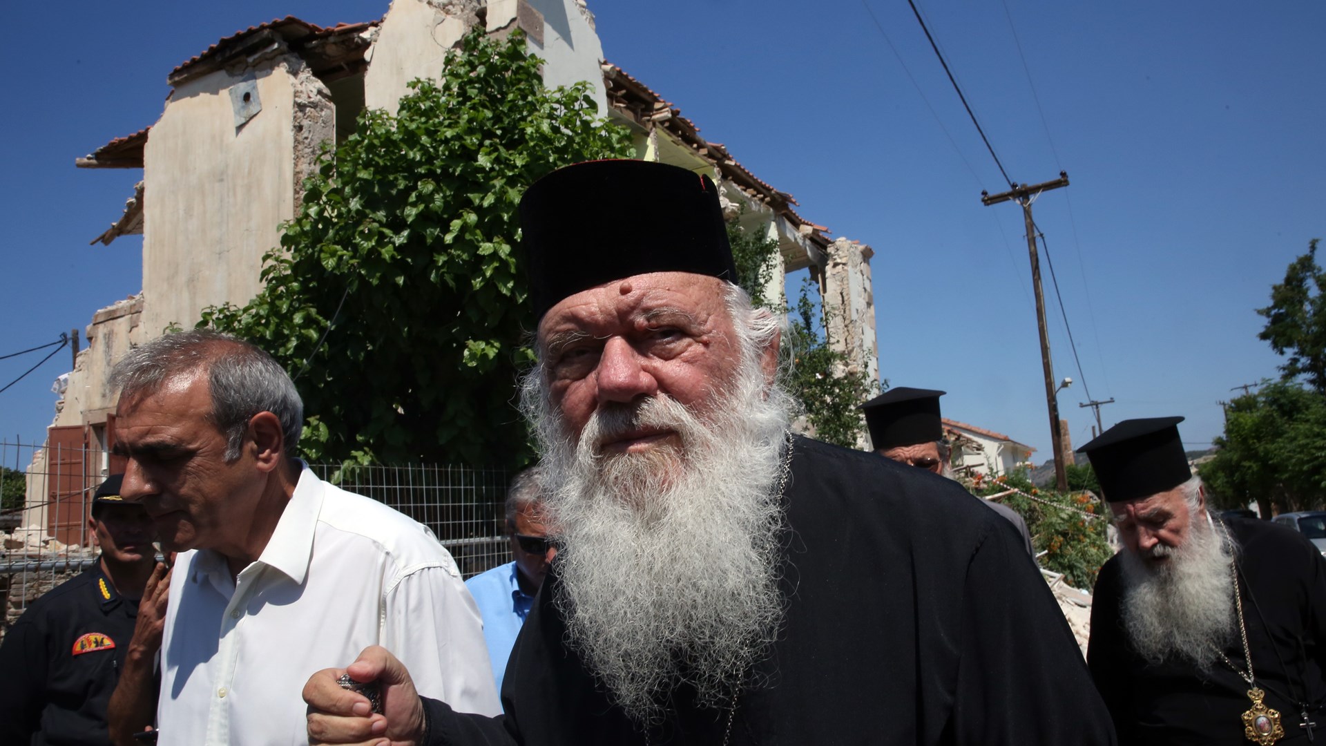 Ο Ιερώνυμος στο πλευρό των σεισμόπληκτων της Λέσβου – ΦΩΤΟ