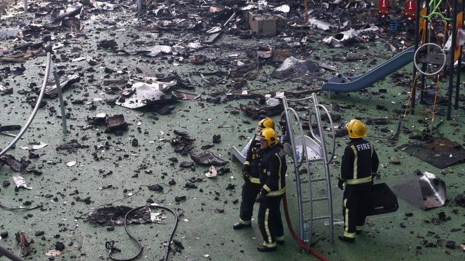 Στους 17 οι νεκροί από τη φονική φωτιά στον πύργο του Λονδίνου