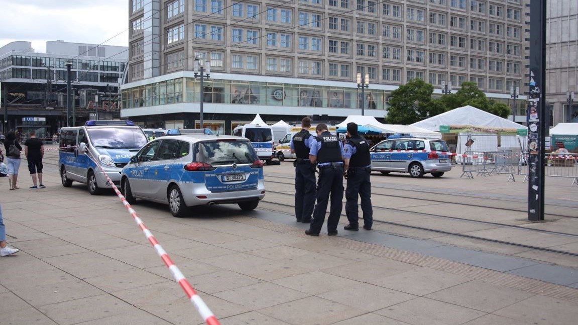 Λήξη συναγερμού στο Βερολίνο – Η βαλίτσα περιείχε… άπλυτα