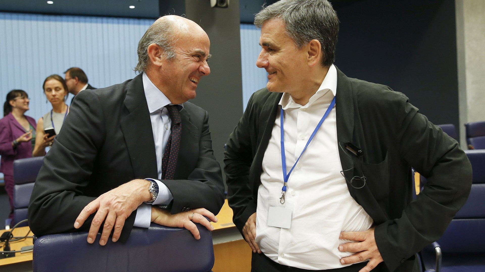 Λίγο πριν ξεκινήσει η σκληρή διαπραγμάτευση στο Eurogroup – ΦΩΤΟ