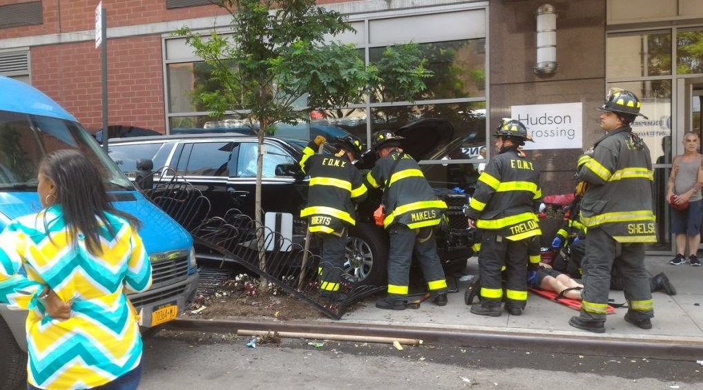 Όχημα έπεσε πάνω σε πεζούς στο Μανχάταν – 10 τραυματίες – ΤΩΡΑ