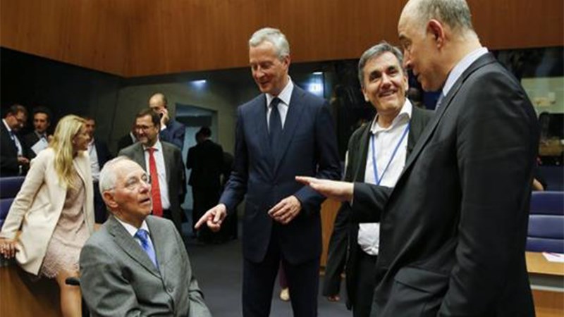 Τα «κλειδιά» της συμφωνίας του Eurogroup για την Ελλάδα: Η δόση, η ρήτρα ανάπτυξης και οι αγορές