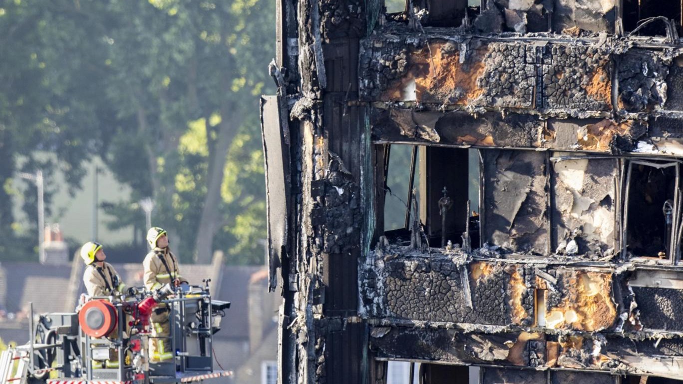 Στους 30 οι νεκροί από τη φονική πυρκαγιά στο Λονδίνο