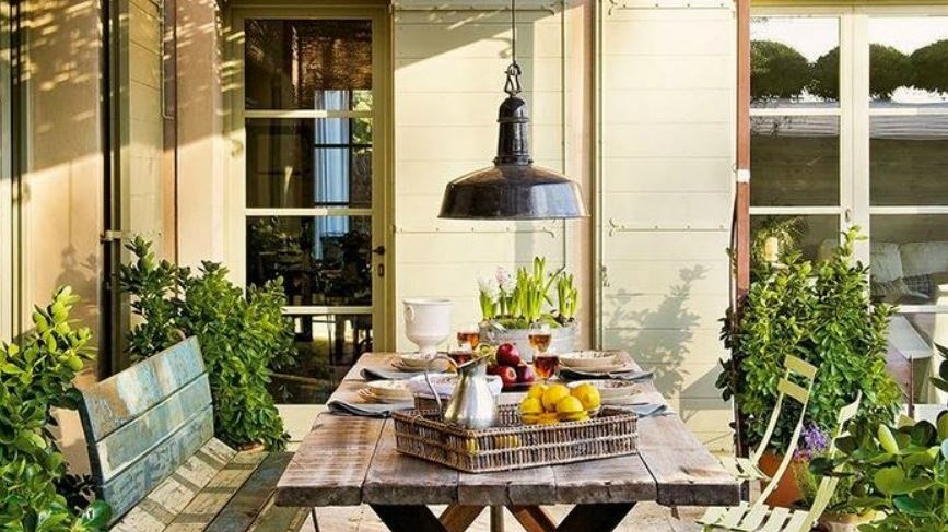 Δεν έχετε τέντα στο μπαλκόνι σας; – Αυτοί είναι οι 6 καλύτεροι εναλλακτικοί τρόποι σκίασης