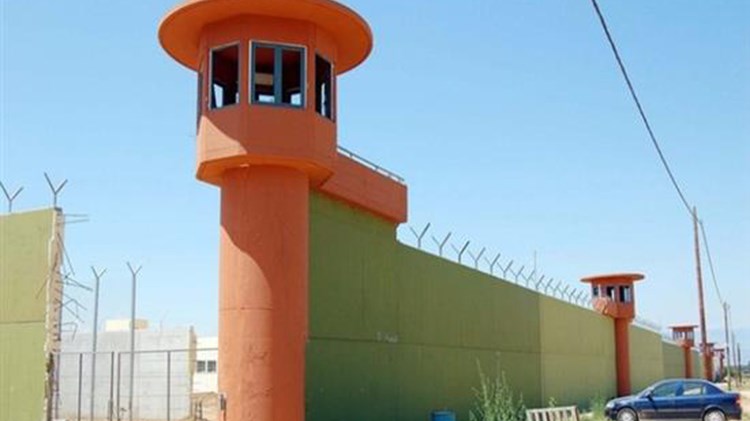 Κρατούμενοι επιτέθηκαν με σκουπόξυλο στον υπαρχιφύλακα των φυλακών της Νιγρίτας