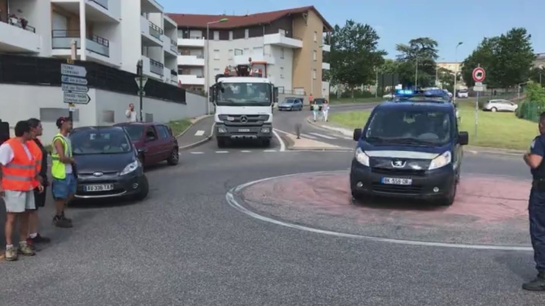 Γεμάτο με γκαζάκια ήταν το ύποπτο όχημα που εντοπίστηκε στη Γαλλία – ΒΙΝΤΕΟ – ΤΩΡΑ