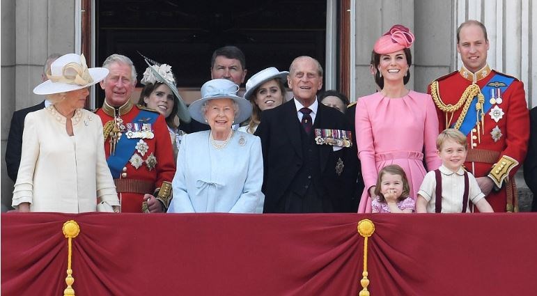Έκλεψαν την παράσταση ο πρίγκιπας Τζορτζ και η Σάρλοτ στα γενέθλια της βασίλισσας Ελισάβετ – ΦΩΤΟ