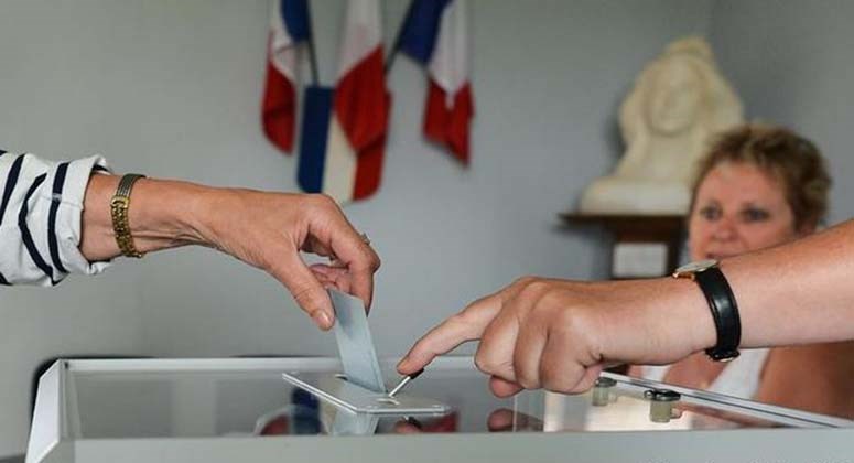 Άνοιξαν οι κάλπες για τον δεύτερο γύρο των γαλλικών εκλογών
