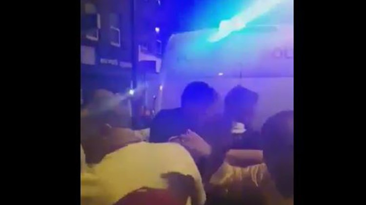 Η στιγμή της σύλληψης του οδηγού του βαν στο Λονδίνο – ΒΙΝΤΕΟ – ΤΩΡΑ