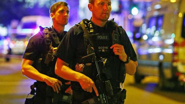 Η βρετανική αστυνομία δεν έχει διευκρινίσει αν το περιστατικό στο Λονδίνο είναι ατύχημα ή τρομοκρατική επίθεση