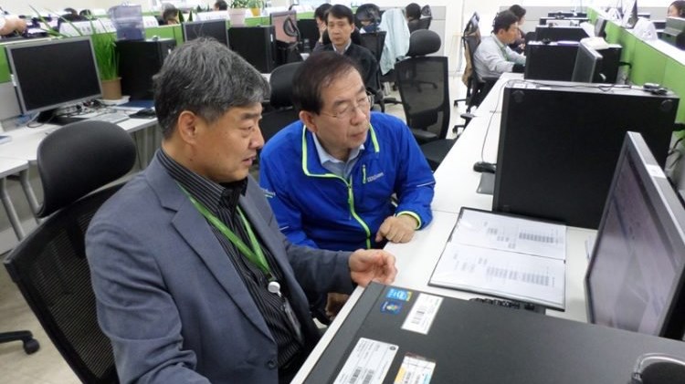 Εταιρεία προσλαμβάνει μόνο ηλικιωμένους – ΦΩΤΟ