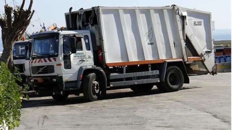 Κατάληψη στο αμαξοστάσιο του Δήμου Ηρακλείου από τους συμβασιούχους