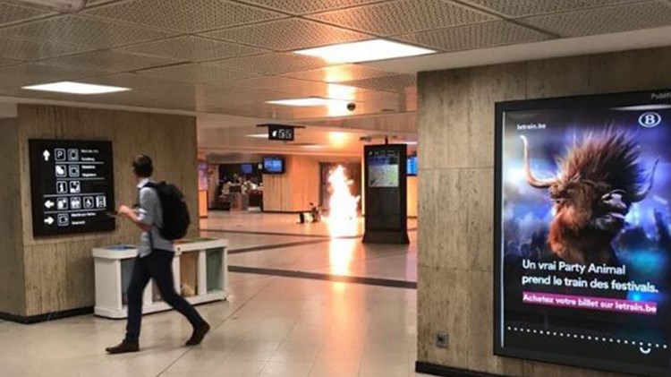 Βρυξέλλες: Εξουδετερώθηκε βομβιστής λίγο πριν αιματοκυλήσει τον κεντρικό σιδηροδρομικό σταθμό – ΒΙΝΤΕΟ – ΦΩΤΟ